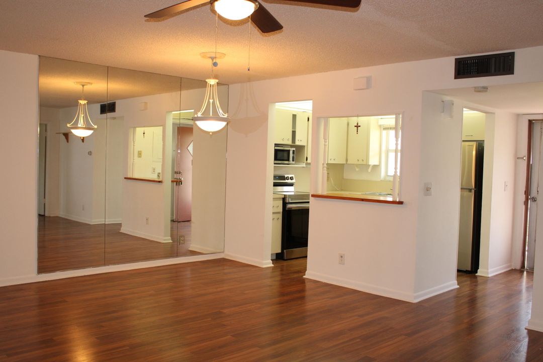 For Sale: $90,000 (1 beds, 1 baths, 866 Square Feet)