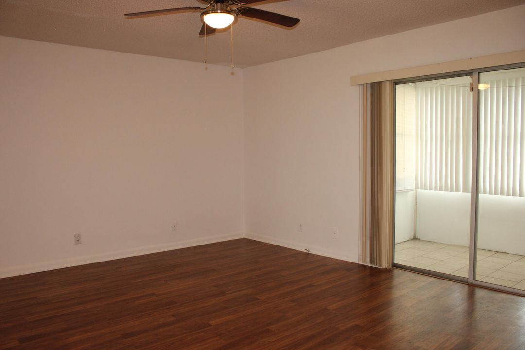 For Sale: $90,000 (1 beds, 1 baths, 866 Square Feet)