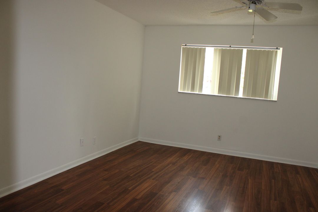 For Sale: $90,000 (1 beds, 1 baths, 866 Square Feet)