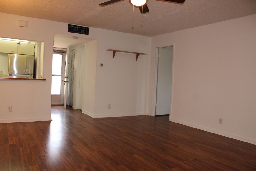 For Sale: $90,000 (1 beds, 1 baths, 866 Square Feet)