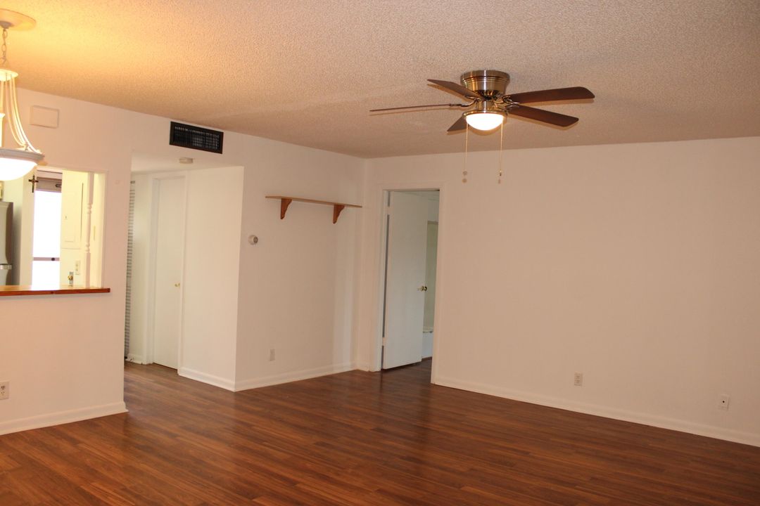 For Sale: $90,000 (1 beds, 1 baths, 866 Square Feet)