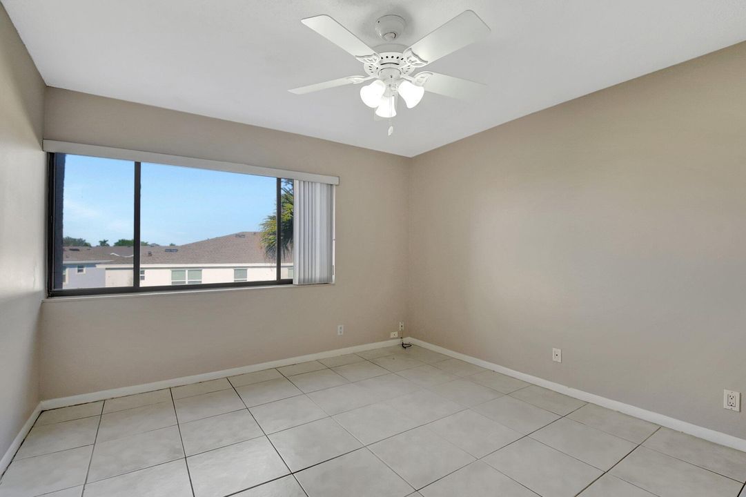 For Sale: $179,900 (2 beds, 2 baths, 1005 Square Feet)