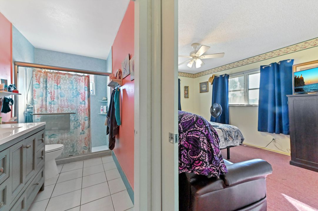 For Sale: $199,900 (2 beds, 2 baths, 1324 Square Feet)