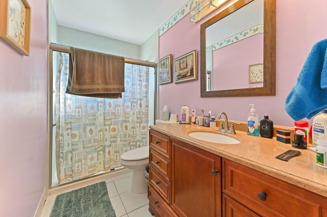 For Sale: $199,900 (2 beds, 2 baths, 1324 Square Feet)