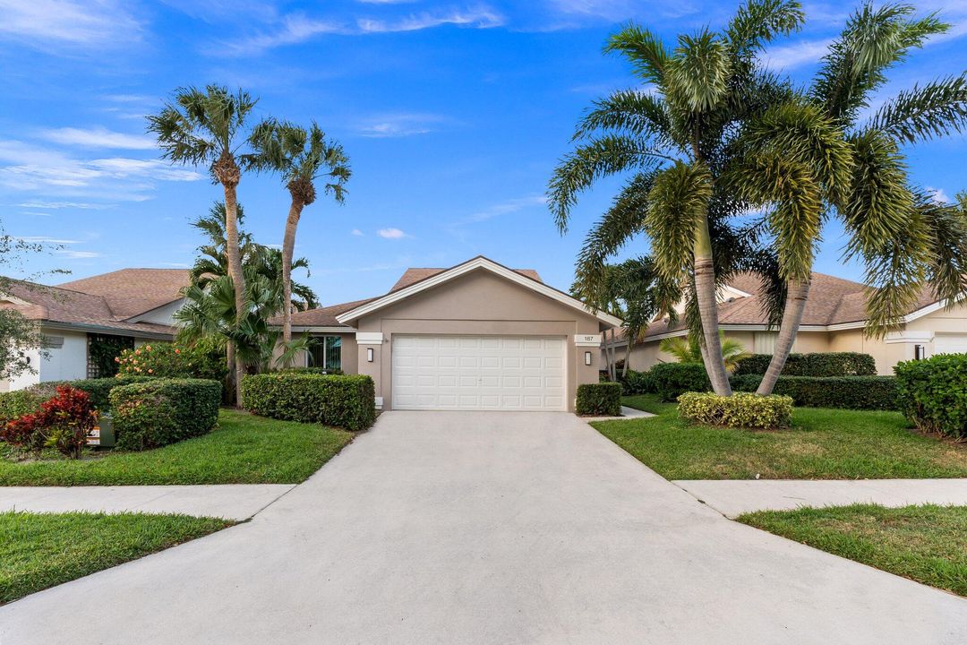 For Sale: $969,000 (3 beds, 2 baths, 1889 Square Feet)