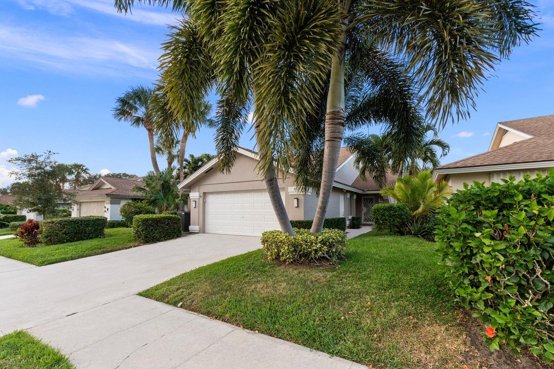 For Sale: $969,000 (3 beds, 2 baths, 1889 Square Feet)