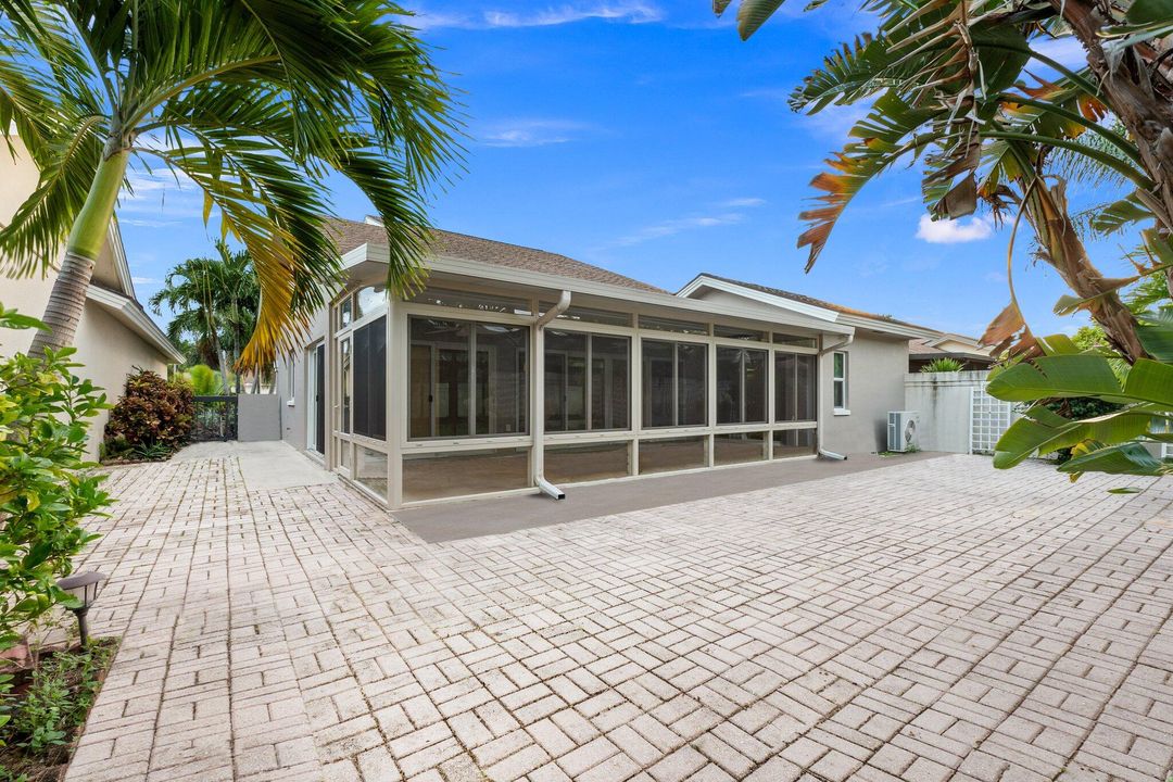 For Sale: $969,000 (3 beds, 2 baths, 1889 Square Feet)