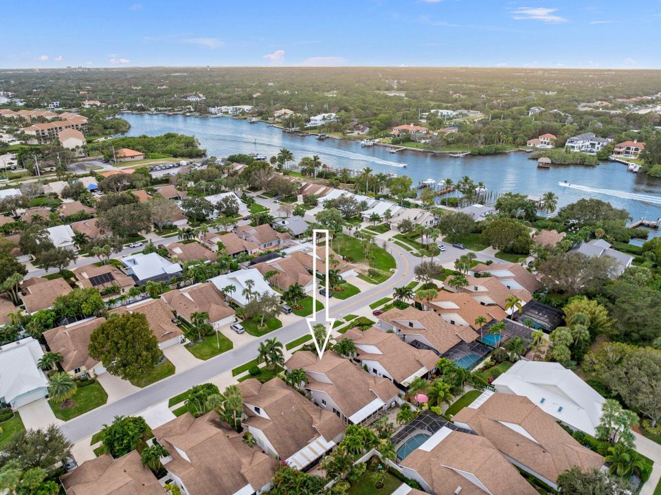 For Sale: $969,000 (3 beds, 2 baths, 1889 Square Feet)