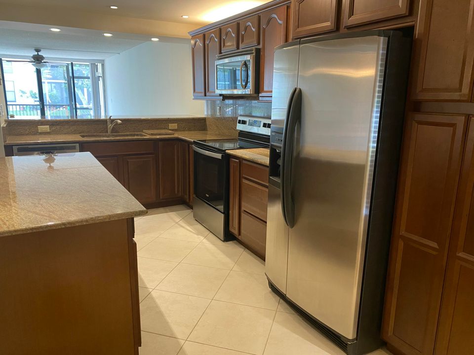 For Sale: $439,000 (2 beds, 2 baths, 1130 Square Feet)