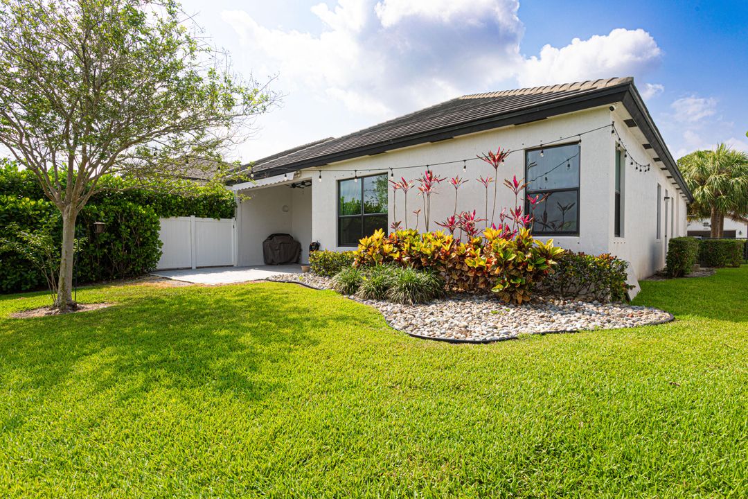 For Sale: $720,000 (3 beds, 2 baths, 2049 Square Feet)