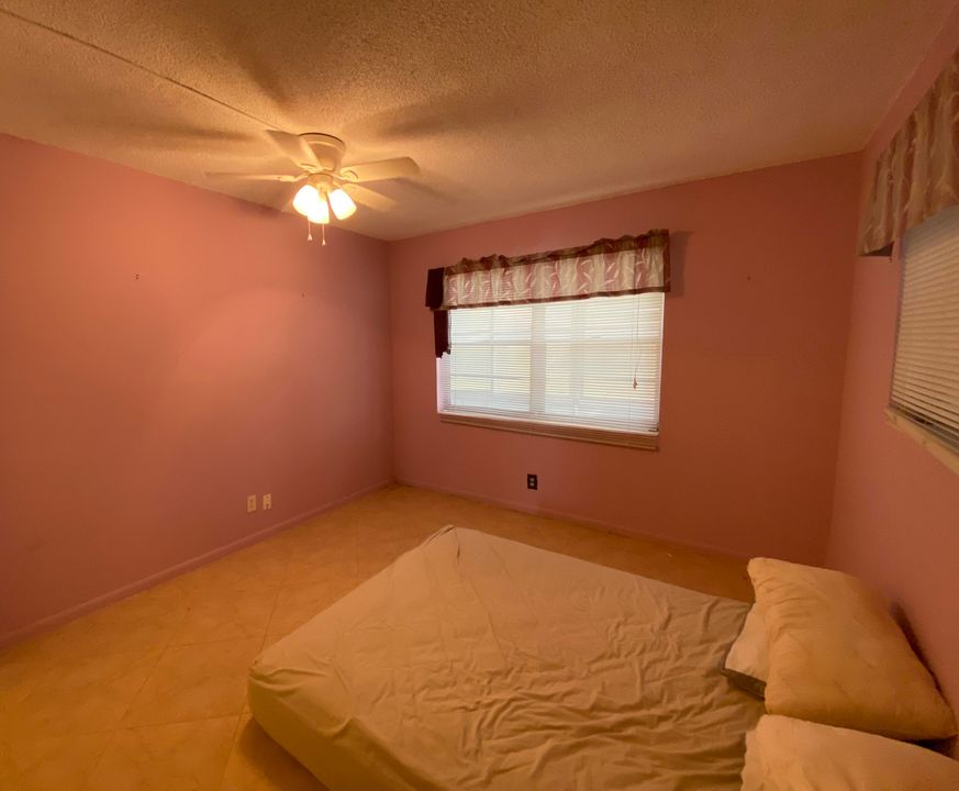 For Sale: $130,000 (2 beds, 1 baths, 798 Square Feet)