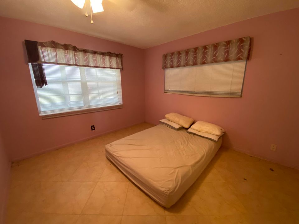 For Sale: $130,000 (2 beds, 1 baths, 798 Square Feet)