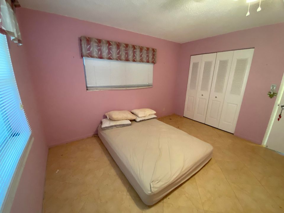 For Sale: $130,000 (2 beds, 1 baths, 798 Square Feet)