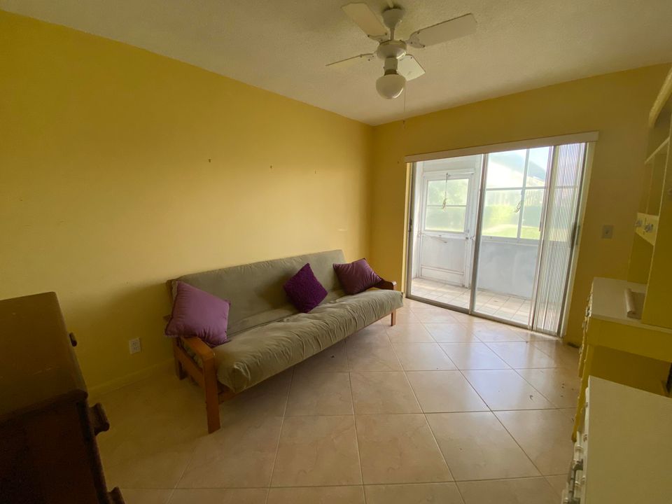 For Sale: $130,000 (2 beds, 1 baths, 798 Square Feet)