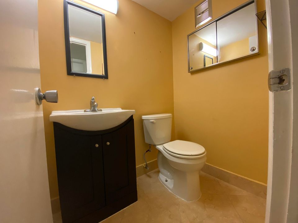 For Sale: $130,000 (2 beds, 1 baths, 798 Square Feet)