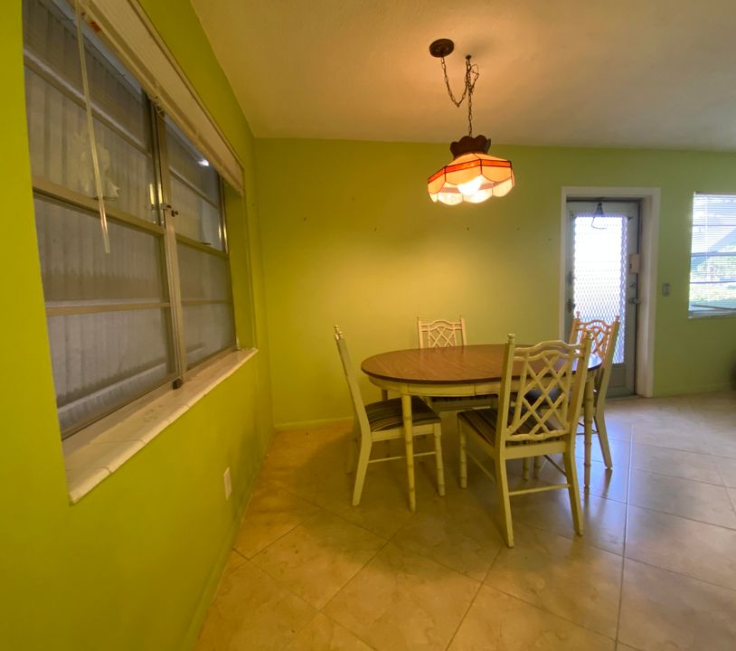 For Sale: $130,000 (2 beds, 1 baths, 798 Square Feet)