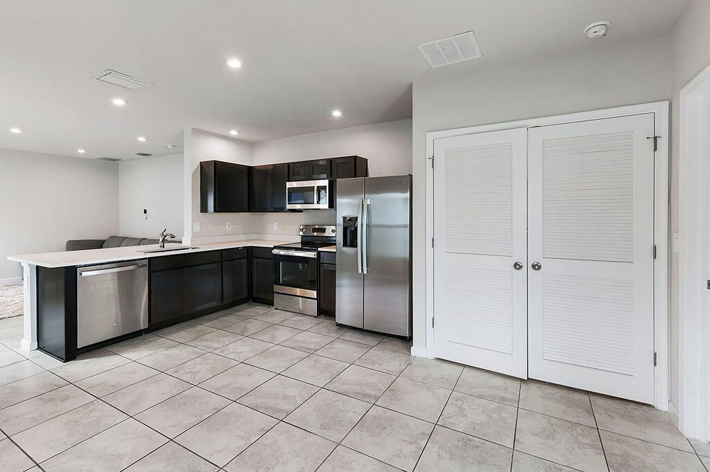 For Sale: $347,000 (3 beds, 2 baths, 1311 Square Feet)