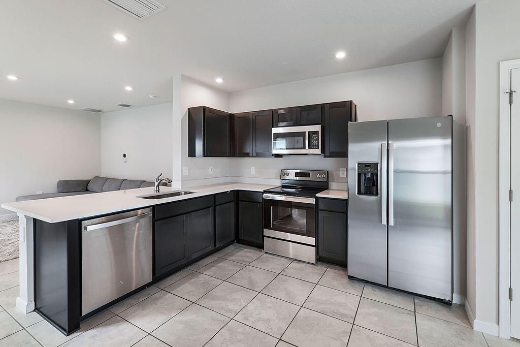 For Sale: $347,000 (3 beds, 2 baths, 1311 Square Feet)