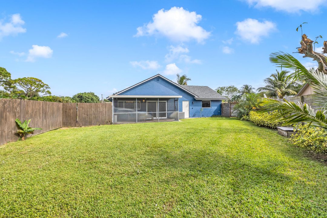 For Sale: $650,000 (3 beds, 2 baths, 1368 Square Feet)