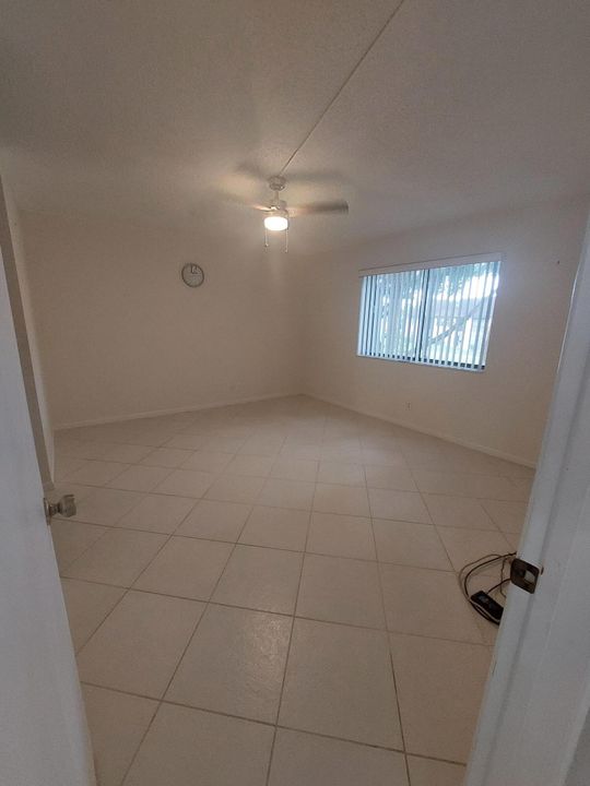 For Rent: $1,800 (2 beds, 2 baths, 1200 Square Feet)