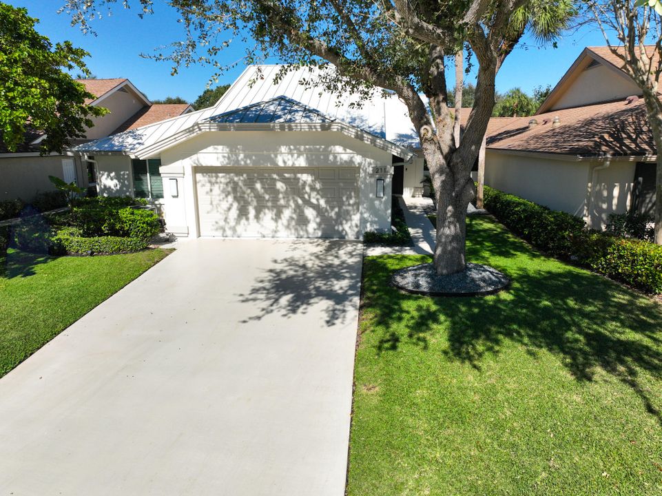 For Sale: $1,398,000 (3 beds, 2 baths, 1889 Square Feet)