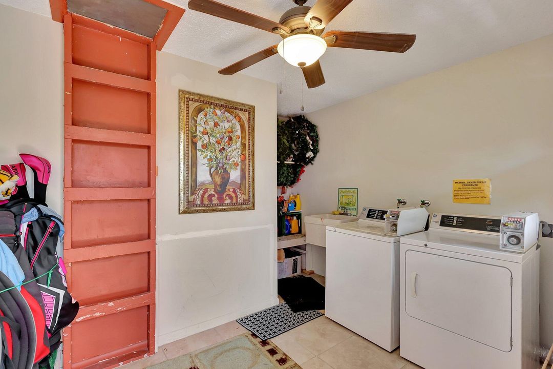 For Sale: $99,900 (1 beds, 1 baths, 699 Square Feet)