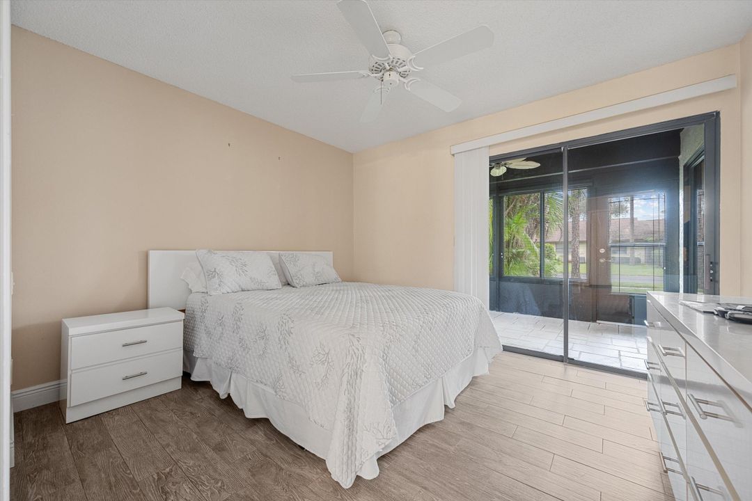 For Sale: $295,000 (2 beds, 2 baths, 1112 Square Feet)