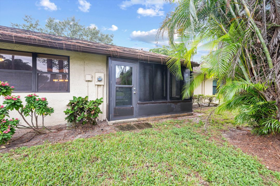 For Sale: $295,000 (2 beds, 2 baths, 1112 Square Feet)