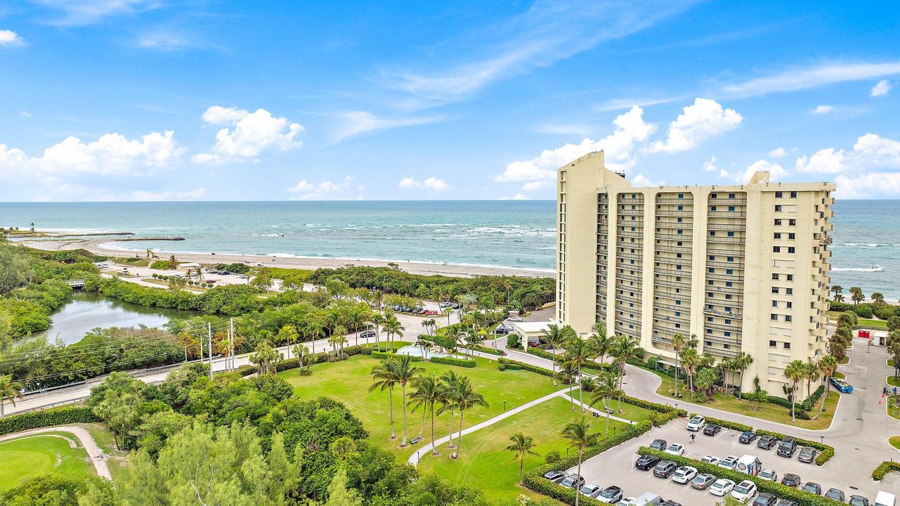 For Sale: $959,000 (2 beds, 2 baths, 1270 Square Feet)