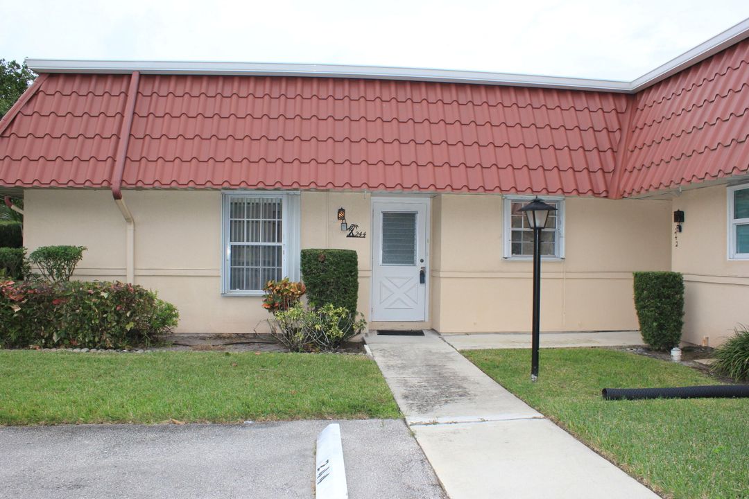 For Sale: $169,000 (2 beds, 2 baths, 1088 Square Feet)