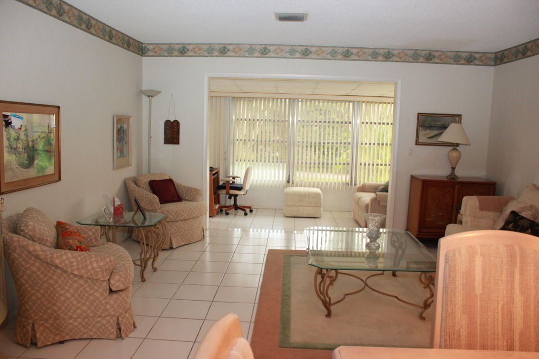 For Sale: $169,000 (2 beds, 2 baths, 1088 Square Feet)