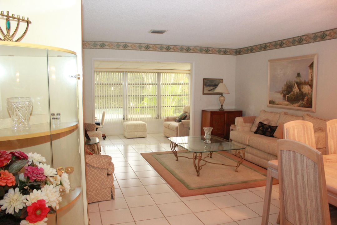 For Sale: $169,000 (2 beds, 2 baths, 1088 Square Feet)