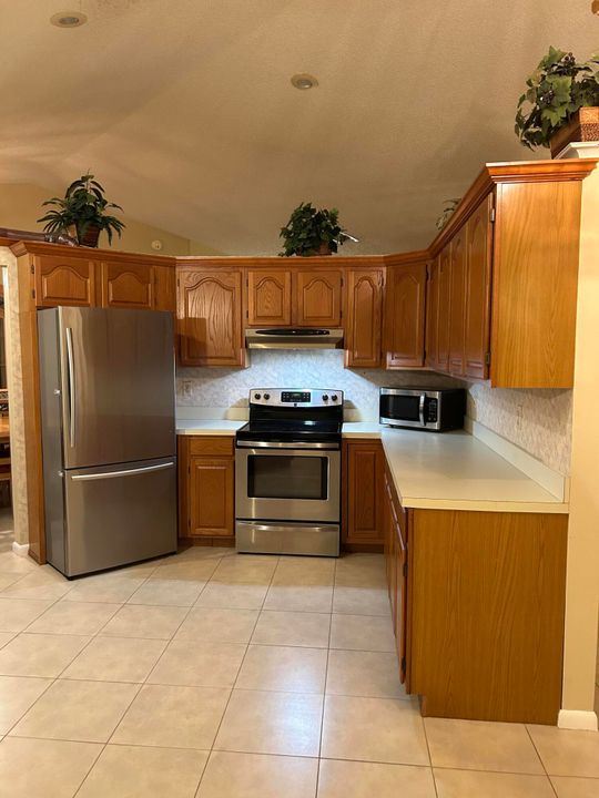 For Rent: $4,500 (3 beds, 2 baths, 1687 Square Feet)