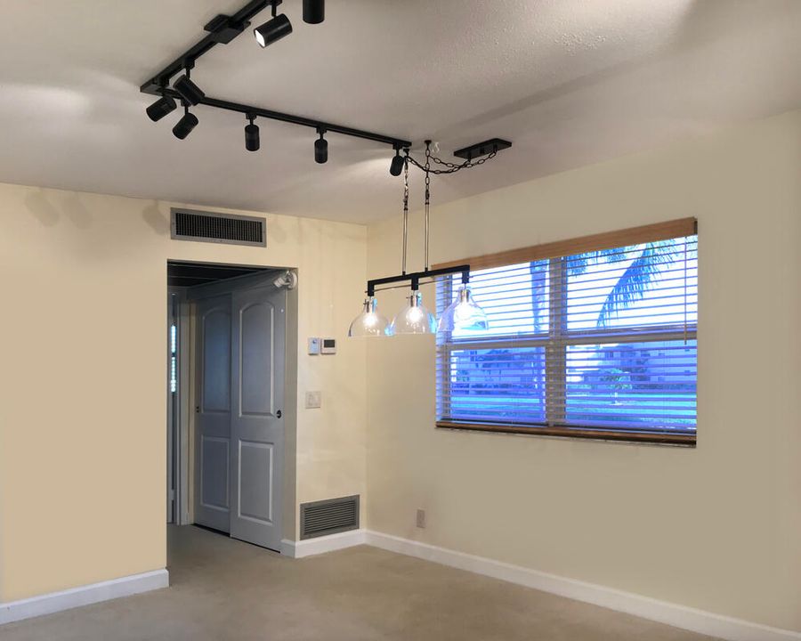 For Rent: $1,600 (1 beds, 1 baths, 726 Square Feet)