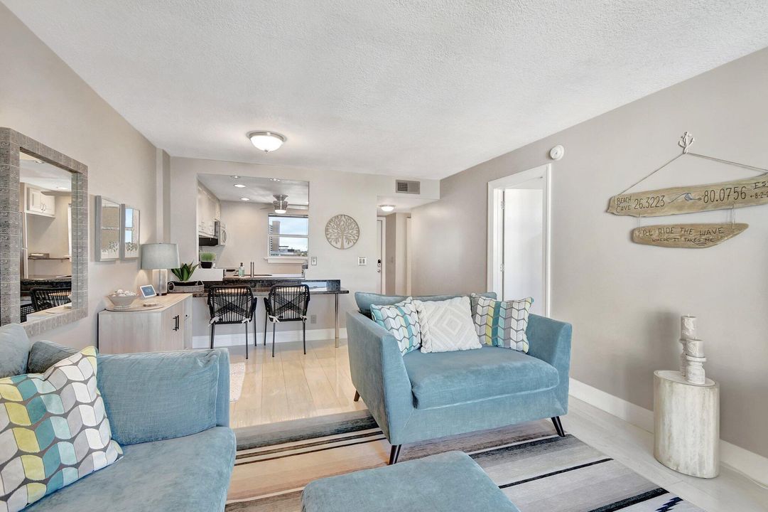 Active With Contract: $334,900 (1 beds, 1 baths, 760 Square Feet)