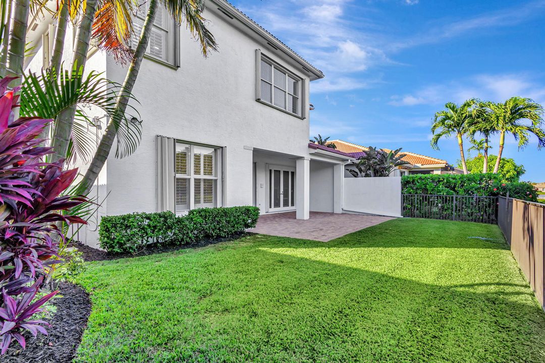 For Sale: $1,195,000 (5 beds, 3 baths, 2985 Square Feet)