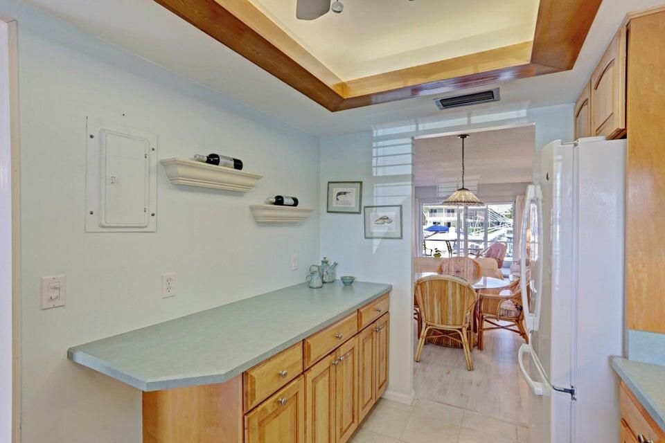 For Sale: $449,000 (2 beds, 2 baths, 1293 Square Feet)