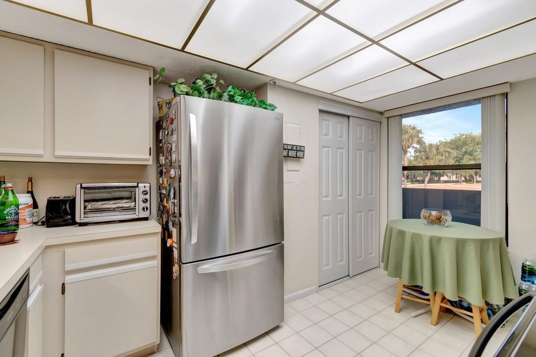 For Sale: $310,000 (2 beds, 2 baths, 1339 Square Feet)