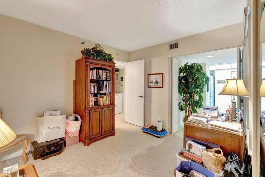 For Sale: $310,000 (2 beds, 2 baths, 1339 Square Feet)