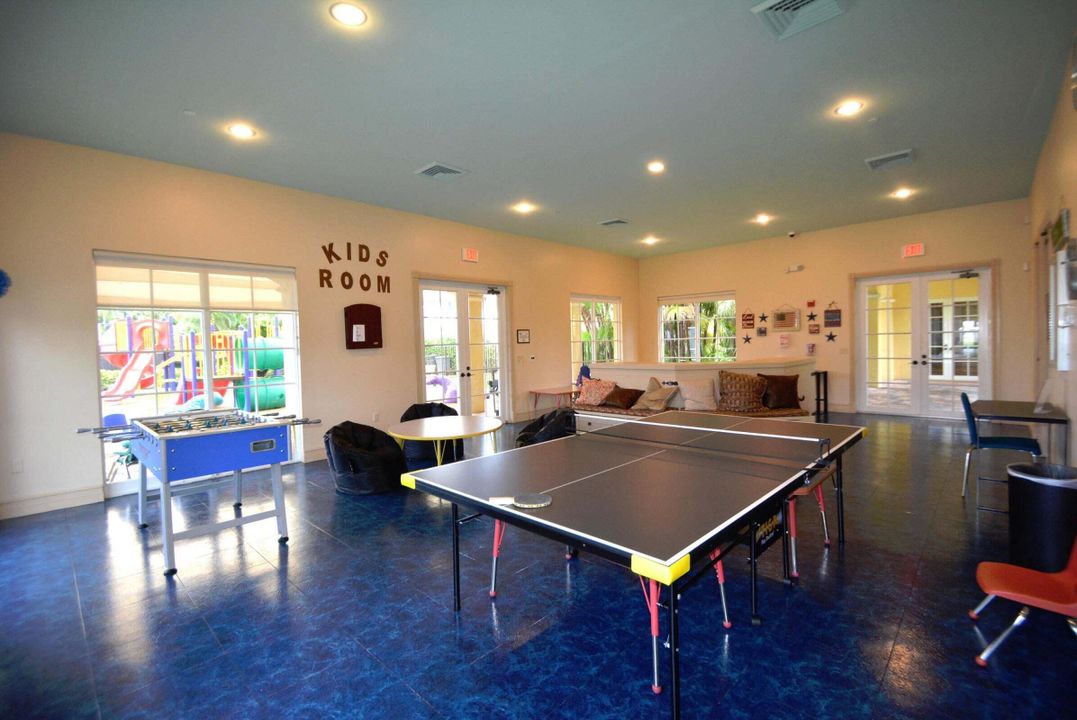 For Sale: $1,195,000 (5 beds, 3 baths, 2985 Square Feet)