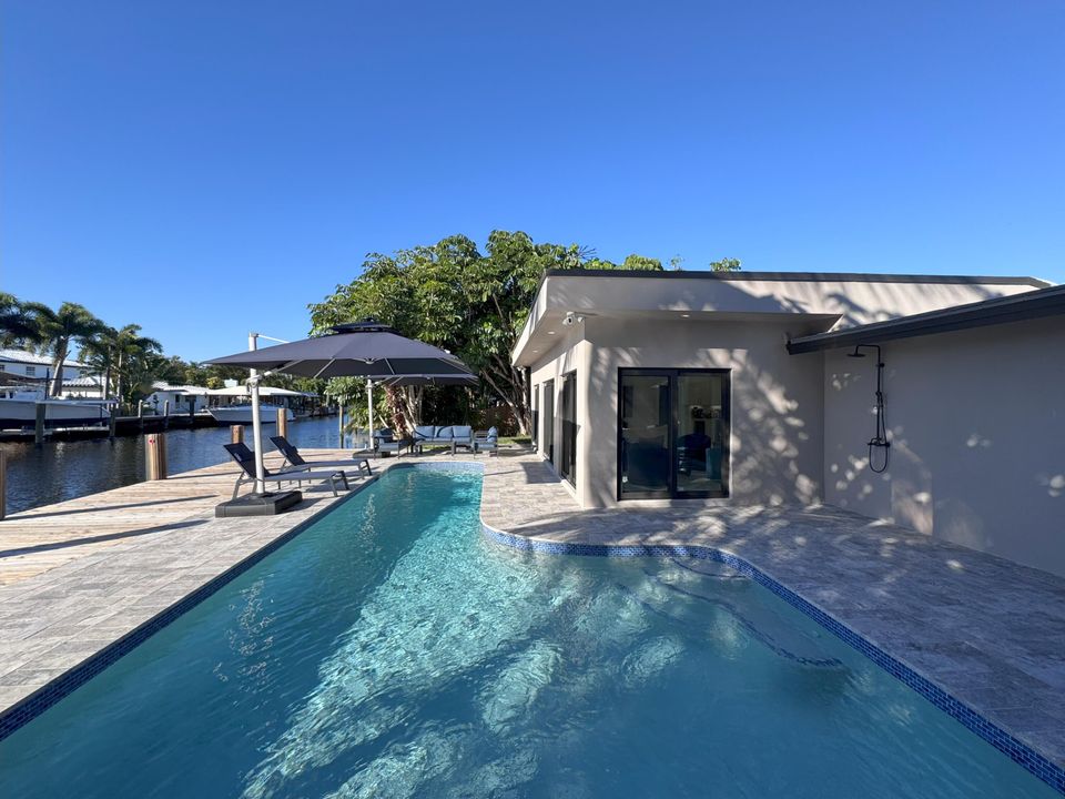 For Sale: $1,875,000 (4 beds, 3 baths, 2400 Square Feet)