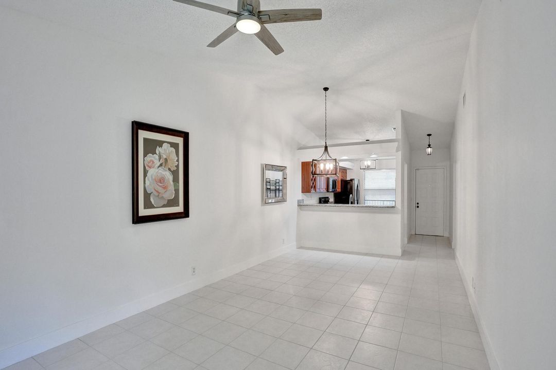 For Sale: $335,000 (2 beds, 2 baths, 1200 Square Feet)