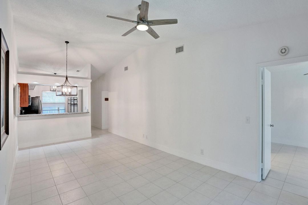 For Sale: $335,000 (2 beds, 2 baths, 1200 Square Feet)