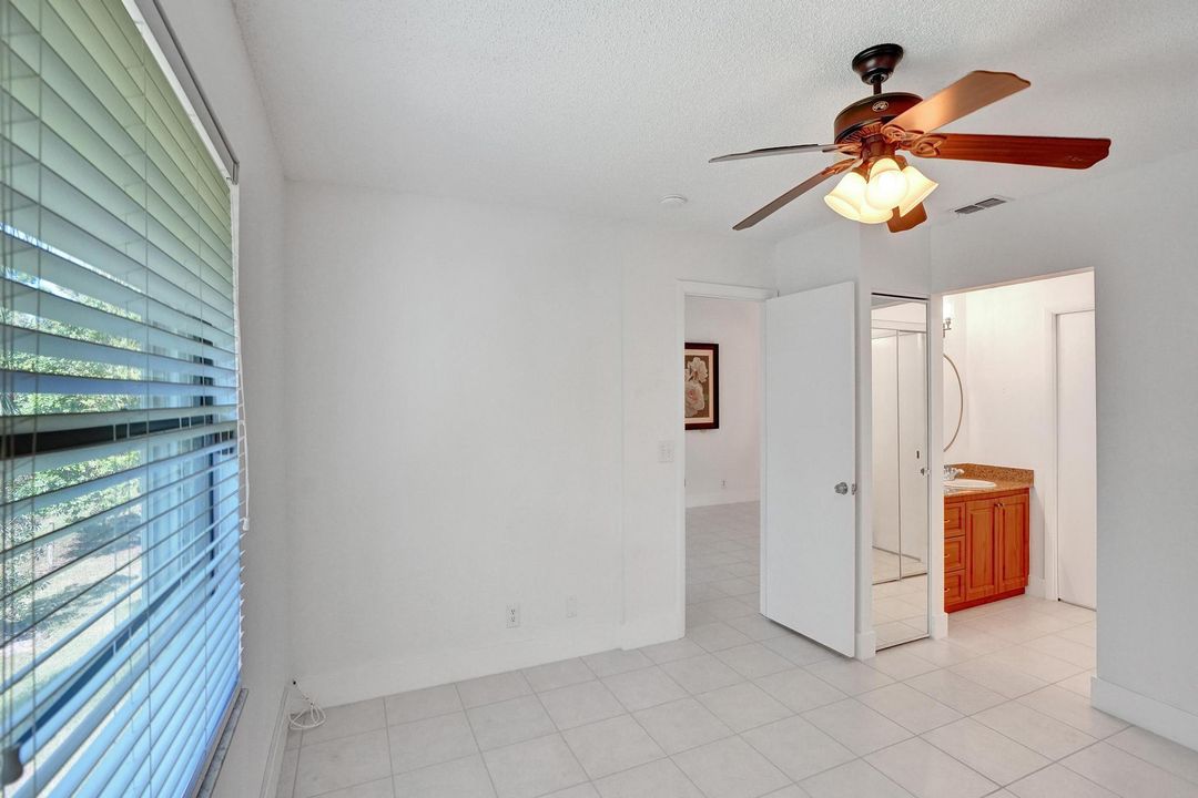 For Sale: $335,000 (2 beds, 2 baths, 1200 Square Feet)