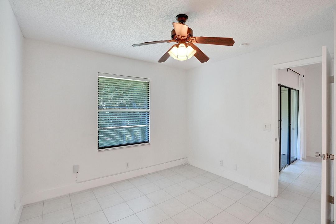 For Sale: $335,000 (2 beds, 2 baths, 1200 Square Feet)