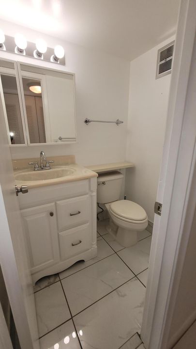 For Rent: $1,400 (1 beds, 1 baths, 684 Square Feet)