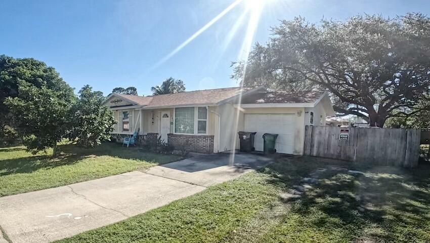 For Sale: $375,000 (3 beds, 2 baths, 1069 Square Feet)