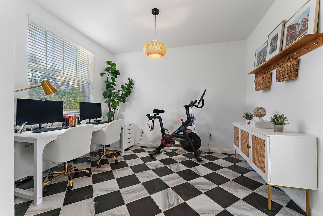 For Sale: $415,000 (2 beds, 2 baths, 1326 Square Feet)