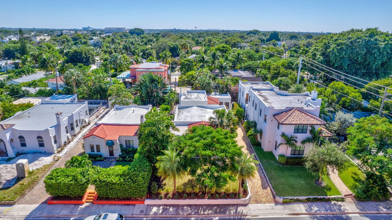 For Sale: $1,775,000 (3 beds, 2 baths, 2600 Square Feet)