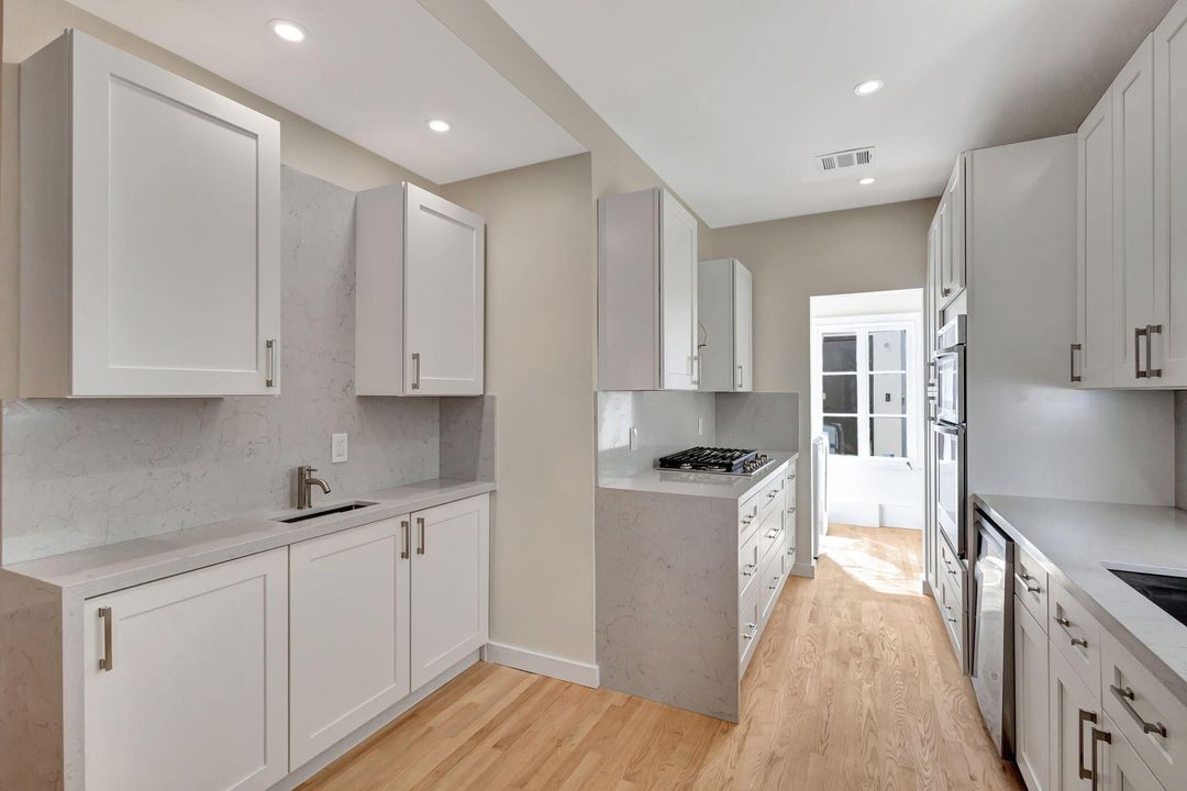 For Sale: $1,775,000 (3 beds, 2 baths, 2600 Square Feet)